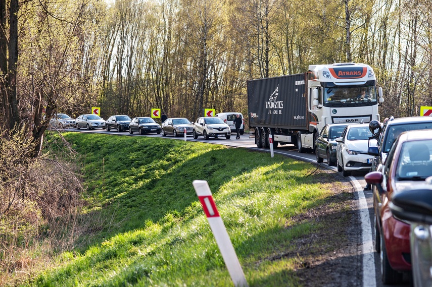 Wypadek w Karczowiskach. Droga nr 22 zablokowana zdjęcie nr 239289