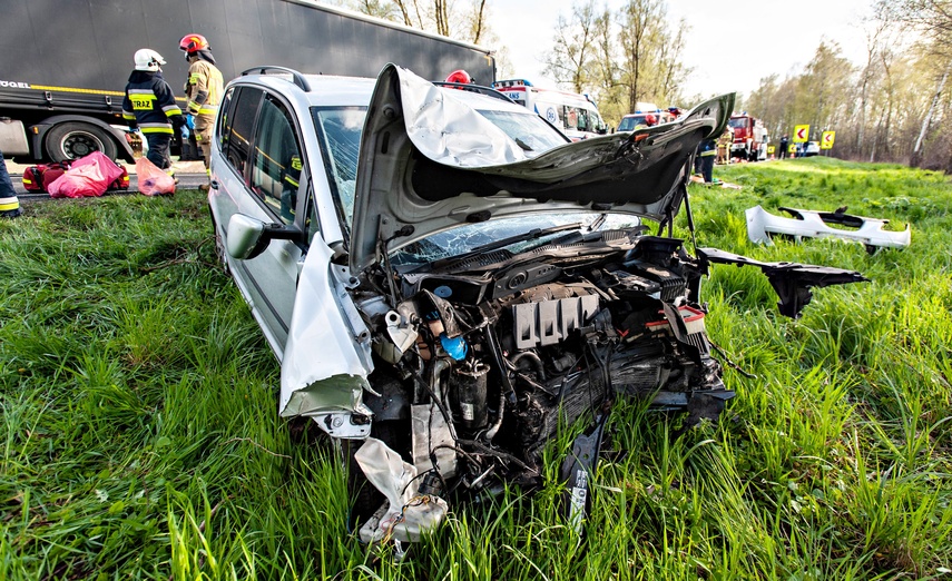 Wypadek w Karczowiskach. Droga nr 22 zablokowana zdjęcie nr 239283