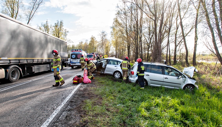 Wypadek w Karczowiskach. Droga nr 22 zablokowana zdjęcie nr 239280