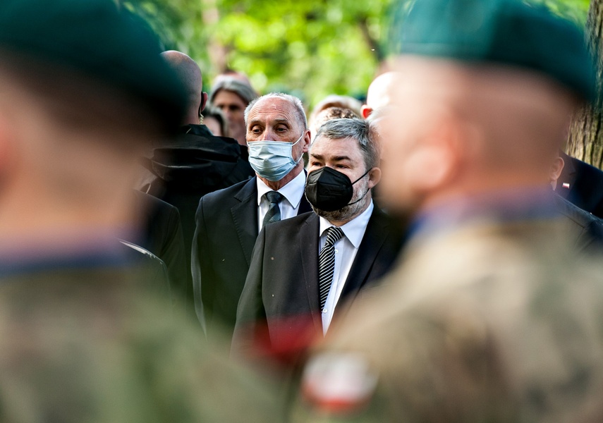 Ostatnie pożegnanie Jerzego Wilka. Obecni premier i prezes PiS zdjęcie nr 239969