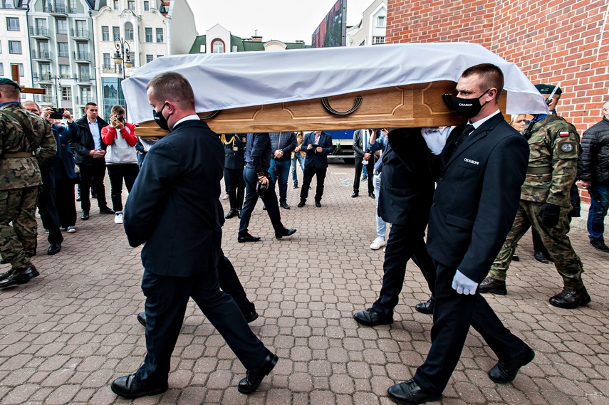 Ostatnie pożegnanie Jerzego Wilka. Obecni premier i prezes PiS zdjęcie nr 239935