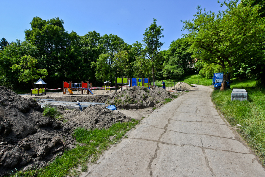 Coraz bliżej do rekreacji w parku Dolinka zdjęcie nr 240761
