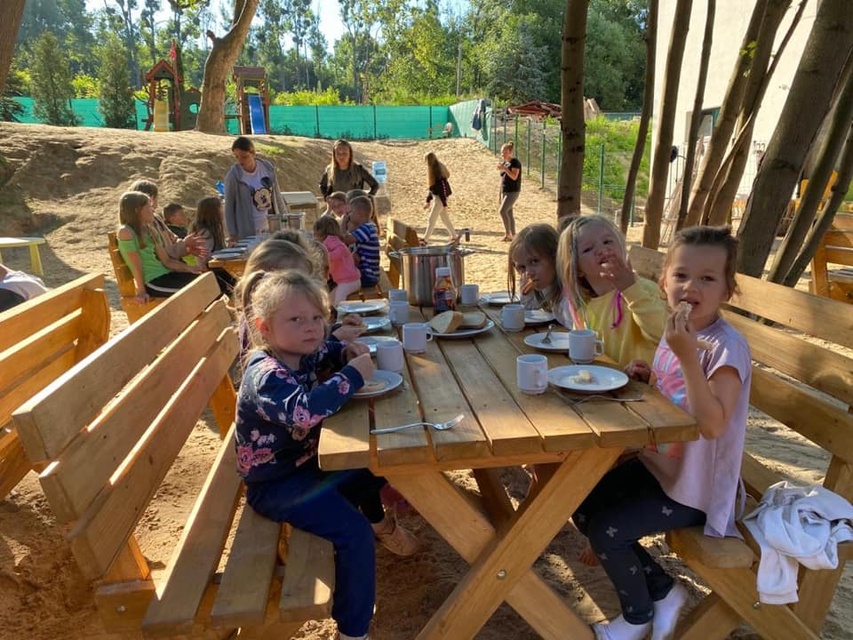 Biwak pod namiotami i półkolonie w Żłobku i Przedszkolu Mały Europejczyk w Elblągu zdjęcie nr 242596