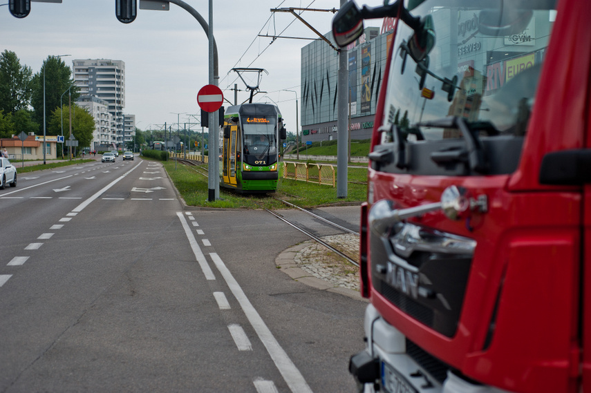 Zderzenie citroena z volvo na ul. Węgrowskiej zdjęcie nr 245021