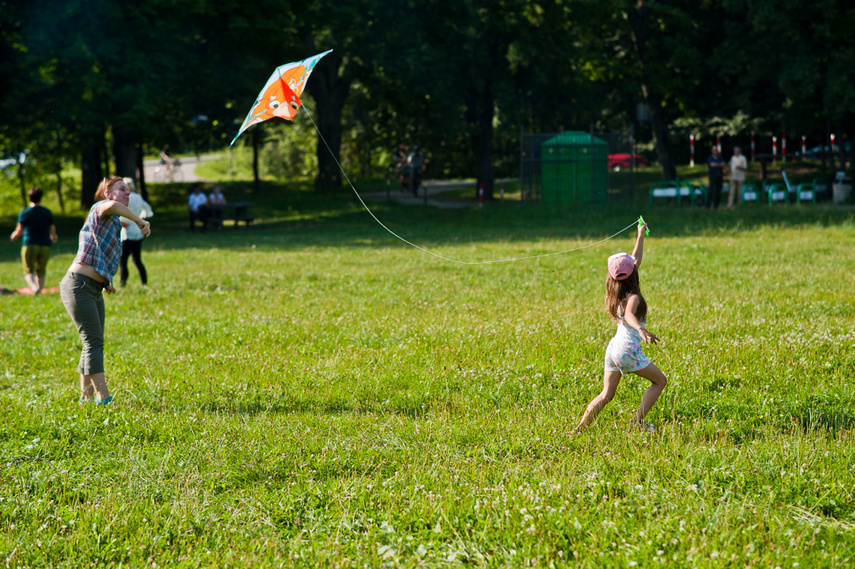 Biesiadowali na polanie w Bażantarni zdjęcie nr 245373