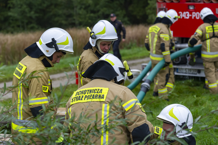 Strażacy ćwiczyli w okolicach Młynar zdjęcie nr 249399