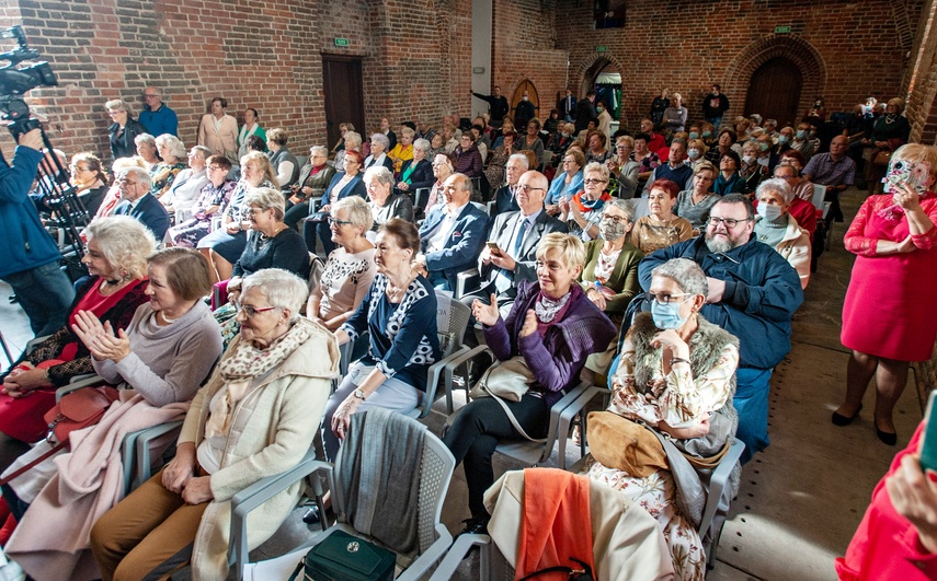 „Dobra wola, chęć działania i serce na dłoni”. Inauguracja w UTWiON zdjęcie nr 249514