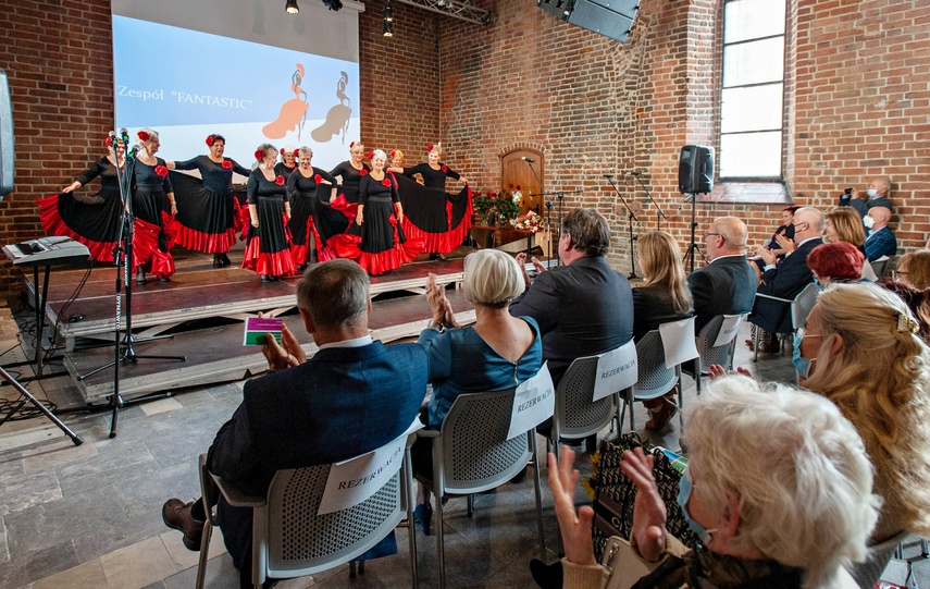 „Dobra wola, chęć działania i serce na dłoni”. Inauguracja w UTWiON zdjęcie nr 249515