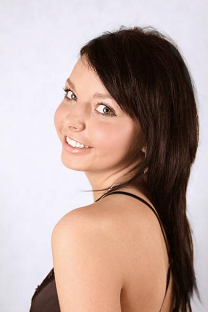 17. Paulina Piotrowska - Licealistka ma 18 lat 174 cm wzrostu 
Uczęszcza do IV LO. W wolnych chwilach lubi obejrzeć
