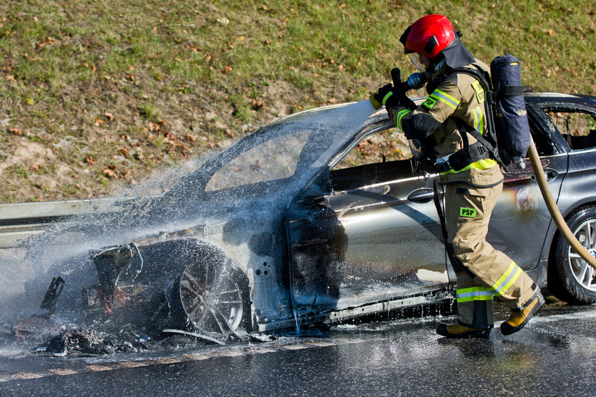 Bmw spłonęło na S7 zdjęcie nr 249686