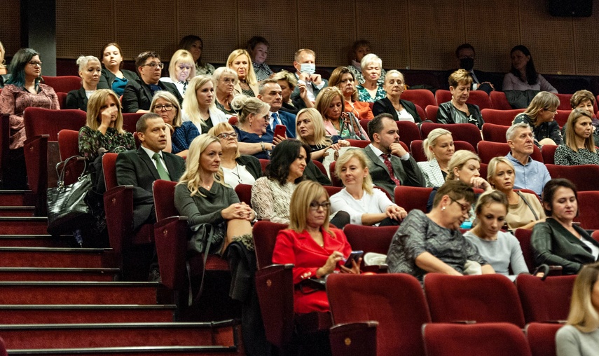 Połączyć wyobraźnię i wiedzę. Obchody Dnia Edukacji Narodowej zdjęcie nr 250032