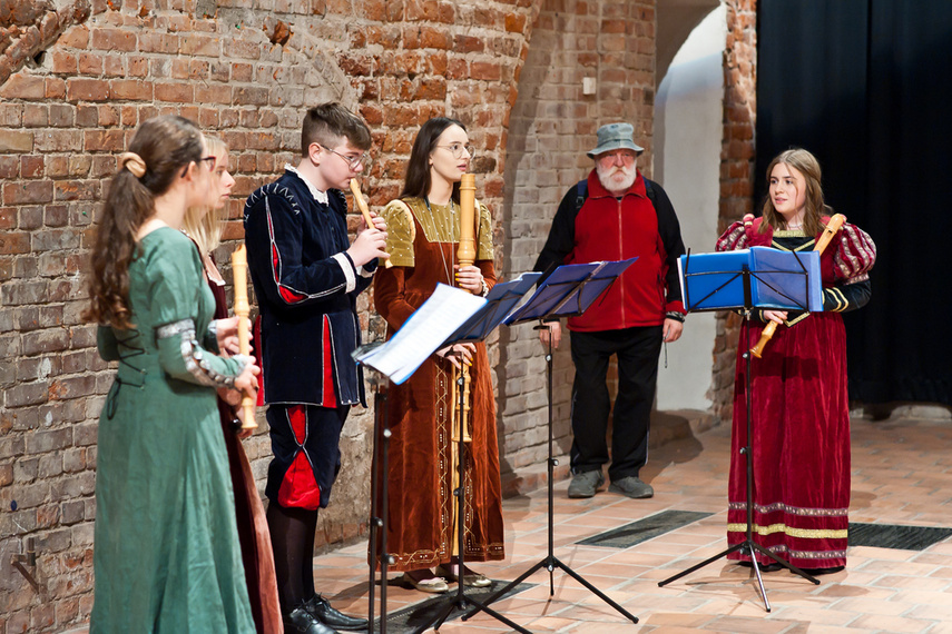 Elbląg Baśniowe światy na płótnie. „Idylliczność” w Galerii EL