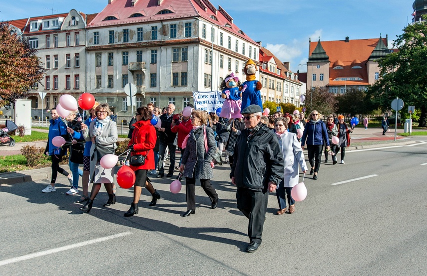Kochają życie i pokazują to innym. Marsz Amazonek w Elblągu zdjęcie nr 250291