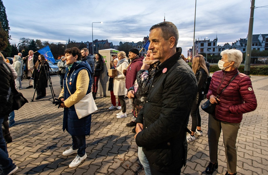 Prounijnie i przeciw wysokim cenom. Kolejny protest w Elblągu zdjęcie nr 250987