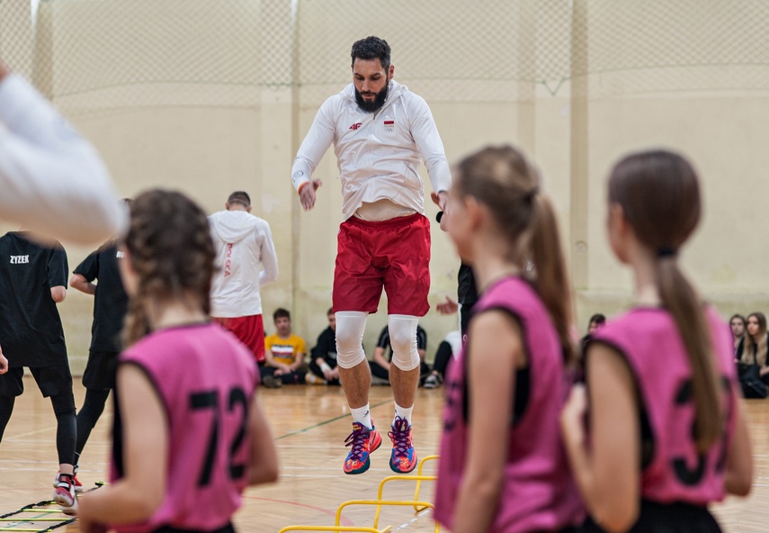 Koszykarze w czwartym liceum zdjęcie nr 251175