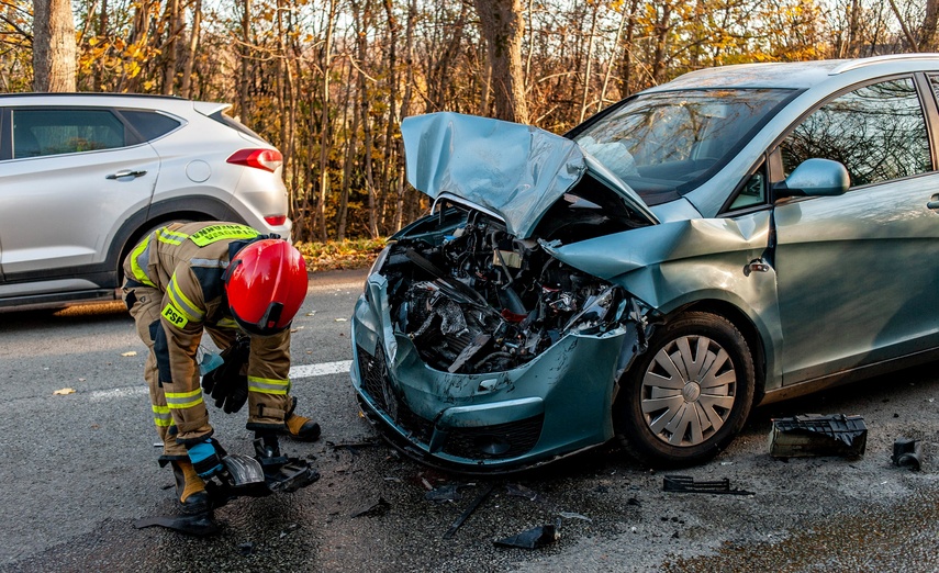 Zderzenie trzech aut w Dąbrowie zdjęcie nr 251276