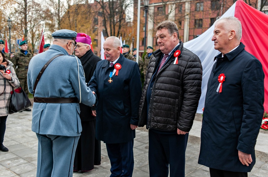 Narodowe Święto Niepodległości w Elblągu. "Pokazujemy ciągłość naszej historii" zdjęcie nr 251736