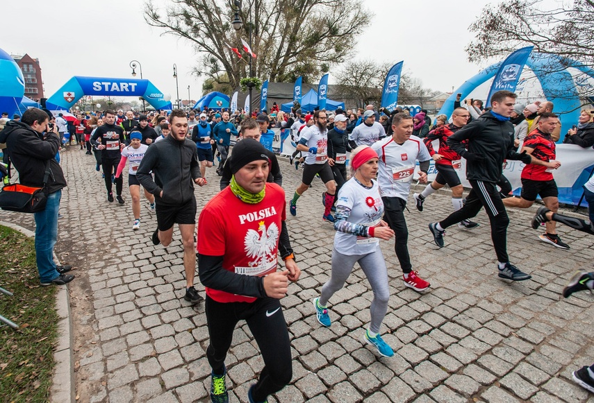 Niepodległość świętowali w biegu zdjęcie nr 251771