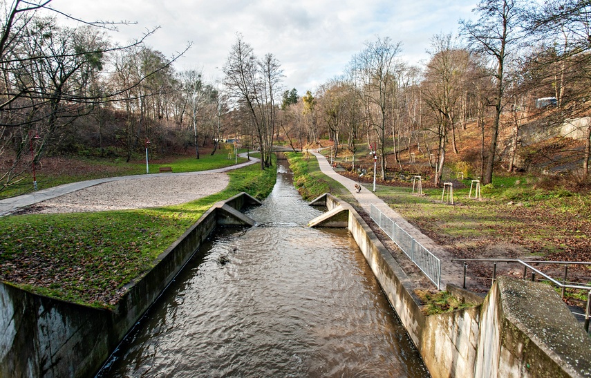 Przedłużają się prace w parku Dolinka zdjęcie nr 252499