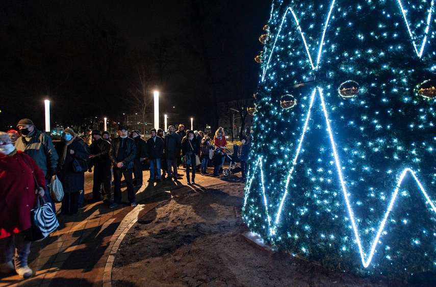 „Nie jesteś sam”, czyli wigilia na placu Dworcowym zdjęcie nr 253404