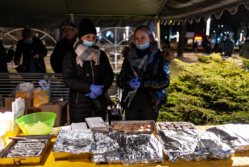 „Nie jesteś sam”, czyli wigilia na placu Dworcowym zdjęcie nr 253401