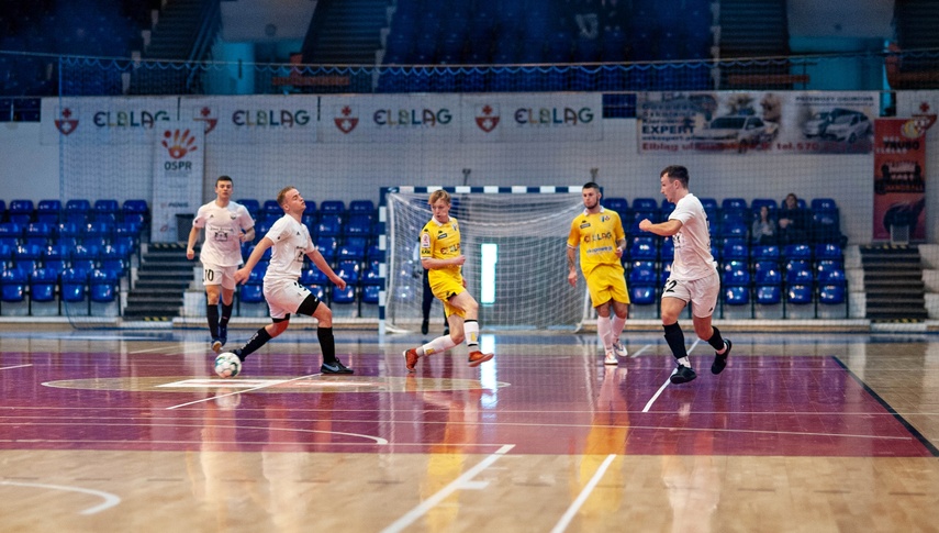 Futsal na żółto, biało i niebiesko zdjęcie nr 254292