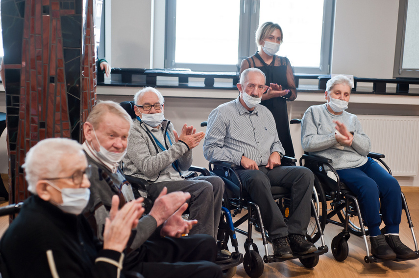 Elbląg Kalendarz z sercem na dłoni