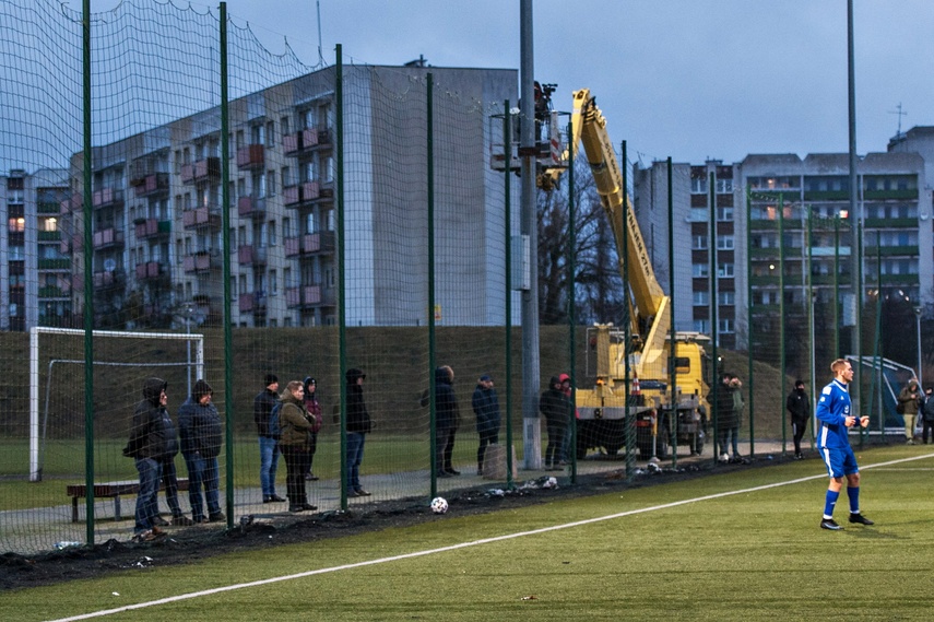 Olimpia wygrała w zimny, deszczowy wieczór zdjęcie nr 255371