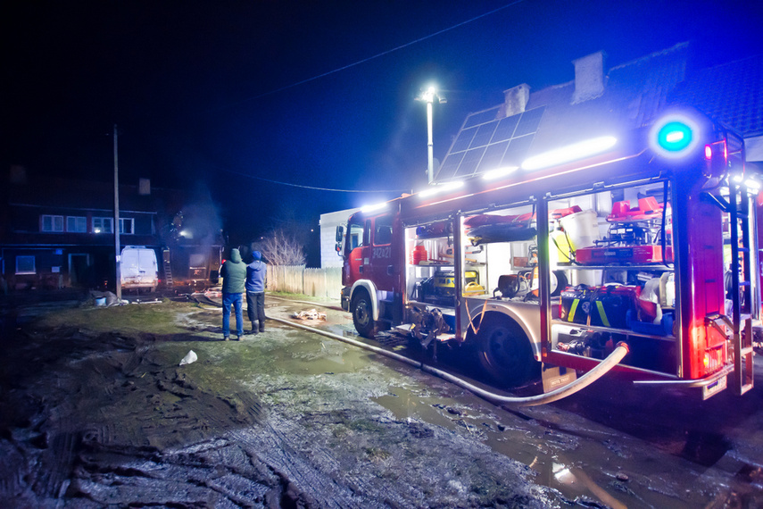 Pożar domu na Suwalskiej zdjęcie nr 255558