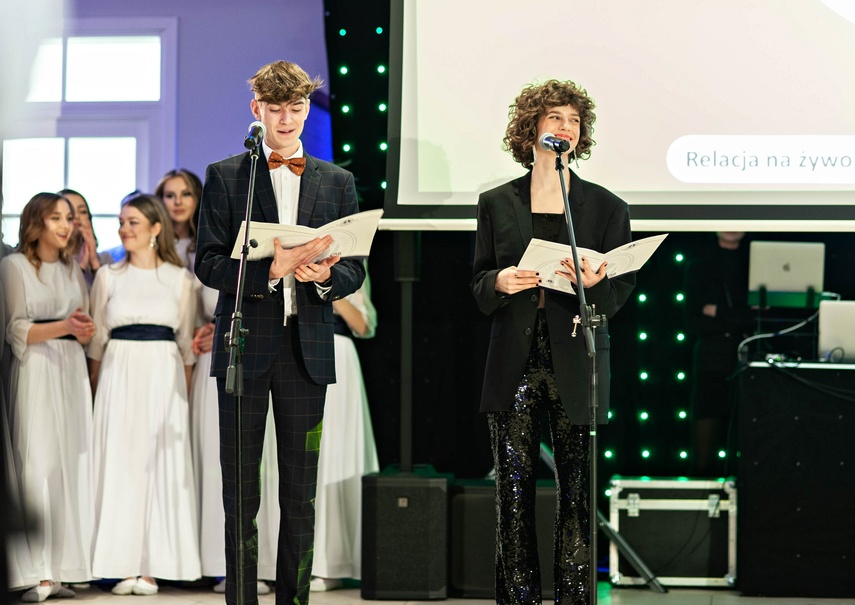 Ta noc należała do nich zdjęcie nr 256000