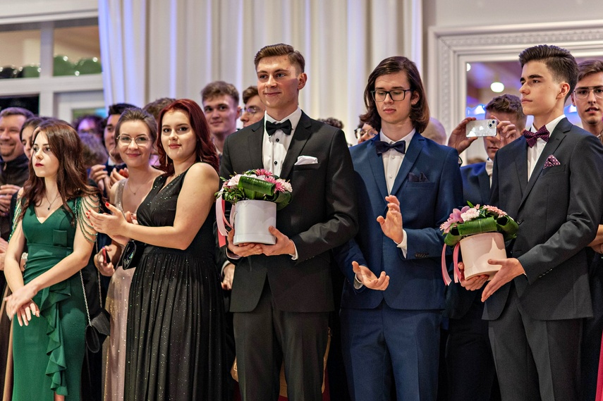 Ta noc należała do nich zdjęcie nr 256004