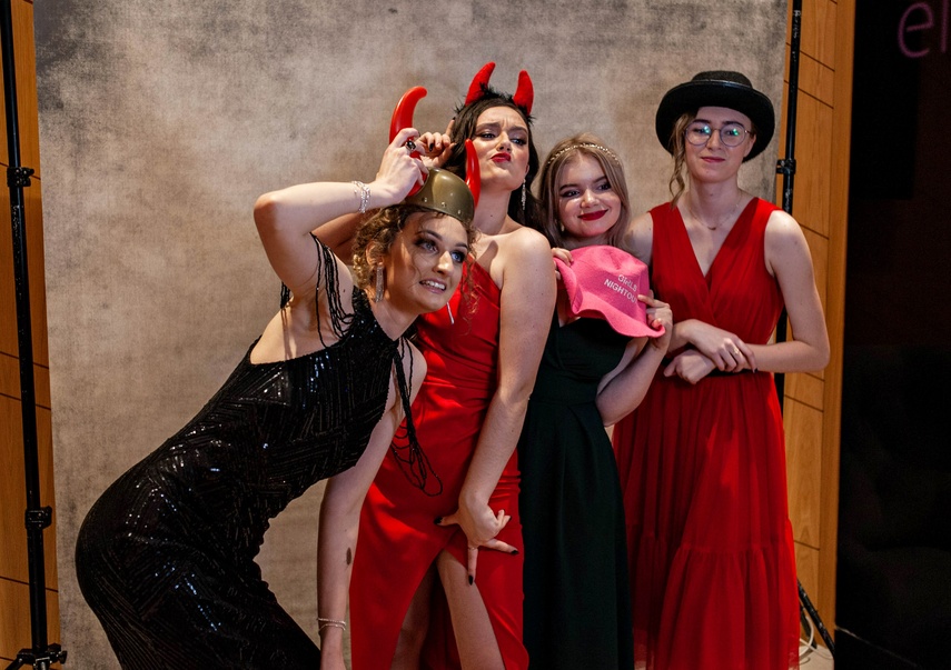 Ta noc należała do nich zdjęcie nr 256067