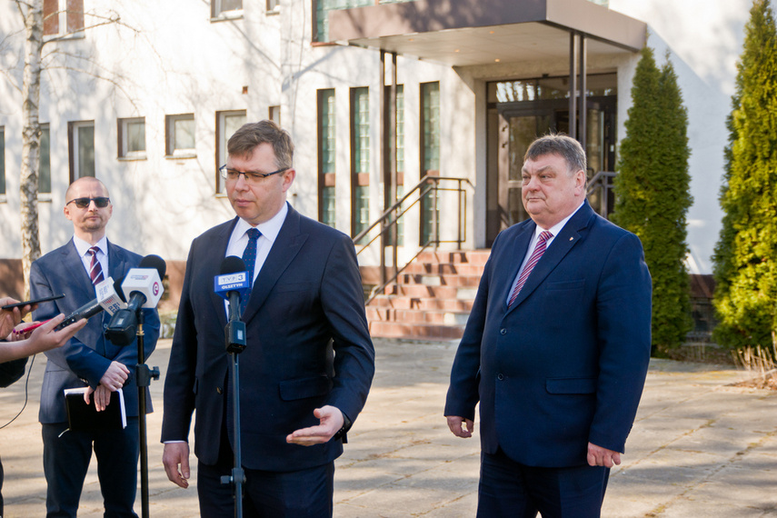 Znaleźli schronienie w byłym hotelu przy Brzeskiej zdjęcie nr 257608