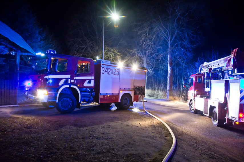 Elbląg Płonie drewniany dom w Próchniku