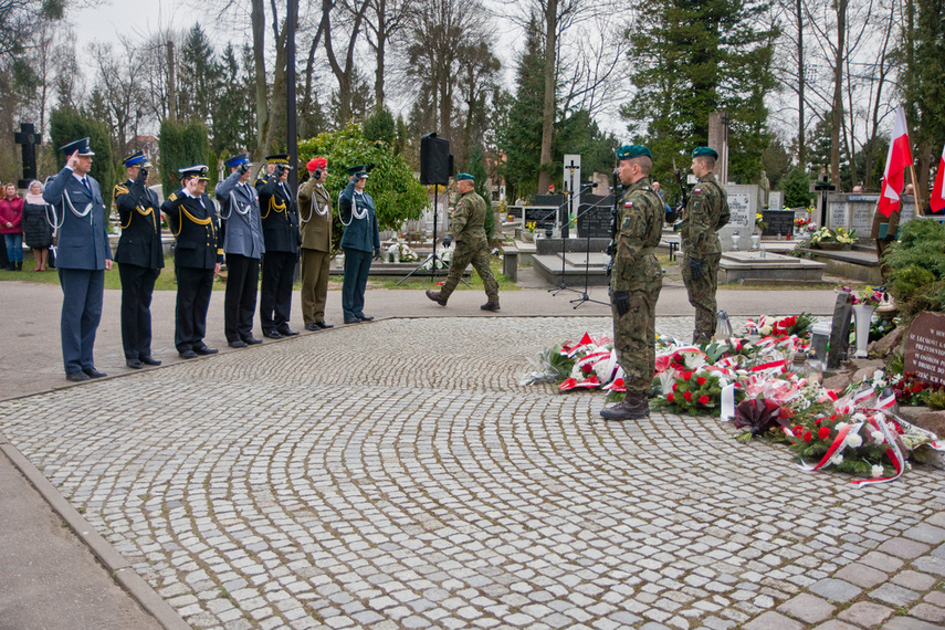 Katyń - Pamiętamy zdjęcie nr 258595