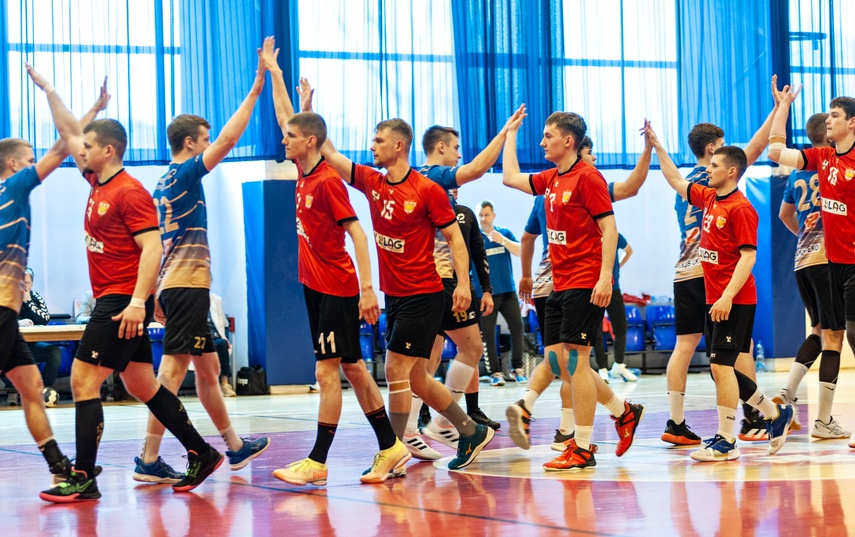 Elbląg Zacięta walka i podział punktów z liderem