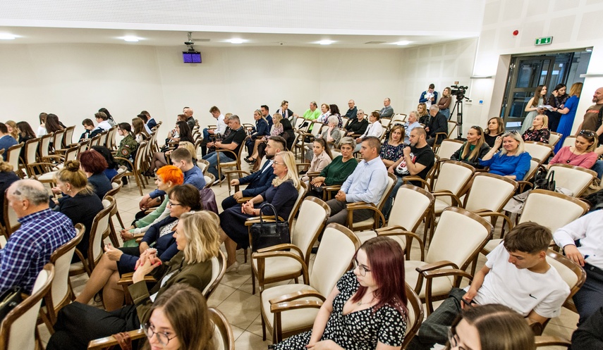 Są wspaniali i jest ich ośmioro zdjęcie nr 261352