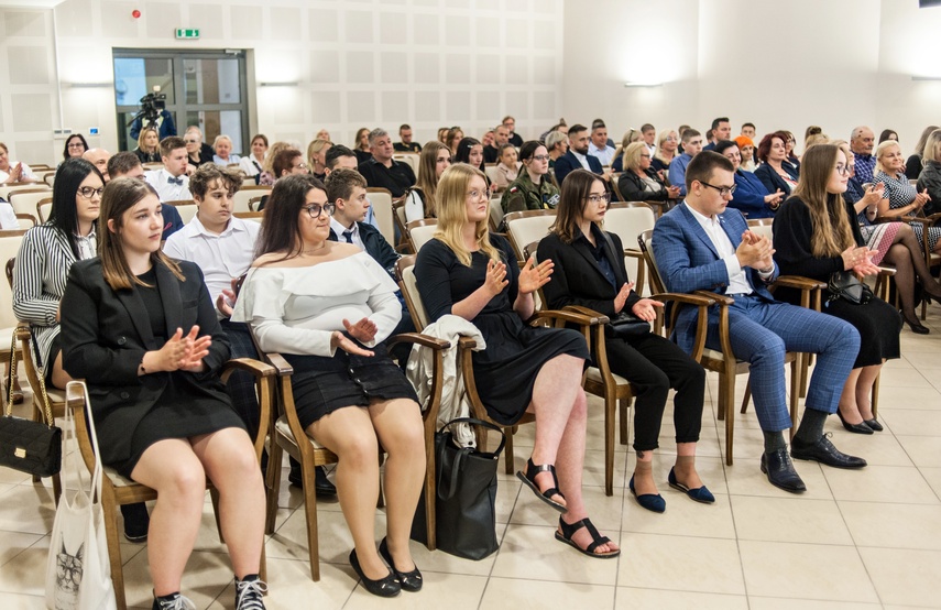 Są wspaniali i jest ich ośmioro zdjęcie nr 261358