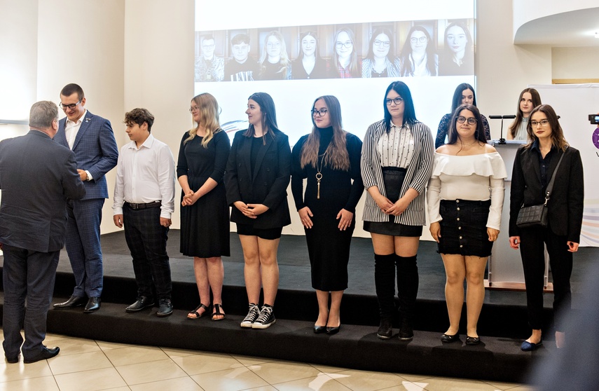 Są wspaniali i jest ich ośmioro zdjęcie nr 261364