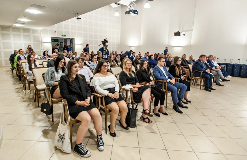 Są wspaniali i jest ich ośmioro zdjęcie nr 261353