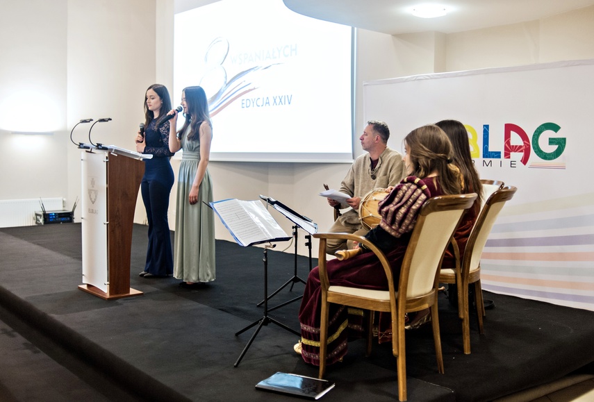 Są wspaniali i jest ich ośmioro zdjęcie nr 261359