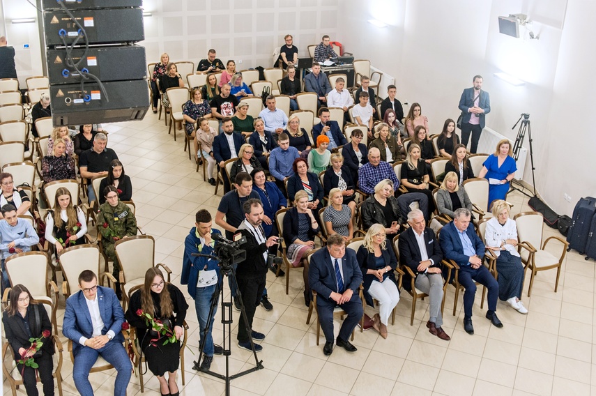 Są wspaniali i jest ich ośmioro zdjęcie nr 261363