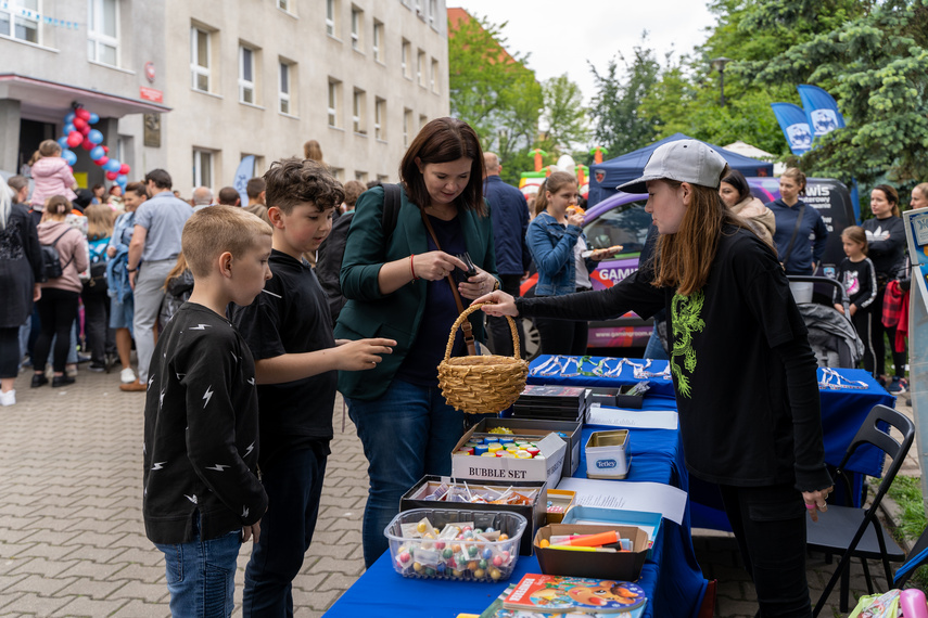 Festyn sąsiedzki z okazji Dnia Dziecka w SP 21  zdjęcie nr 261729