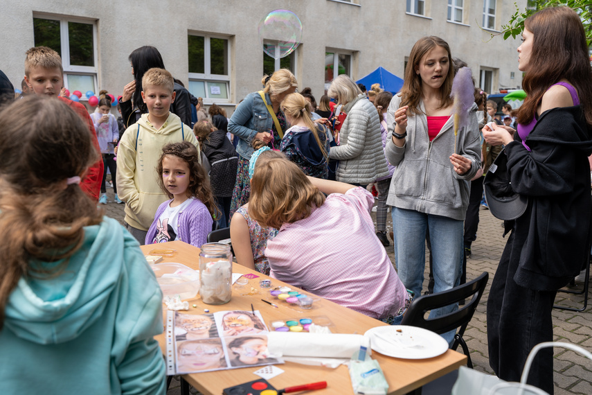 Festyn sąsiedzki z okazji Dnia Dziecka w SP 21  zdjęcie nr 261711
