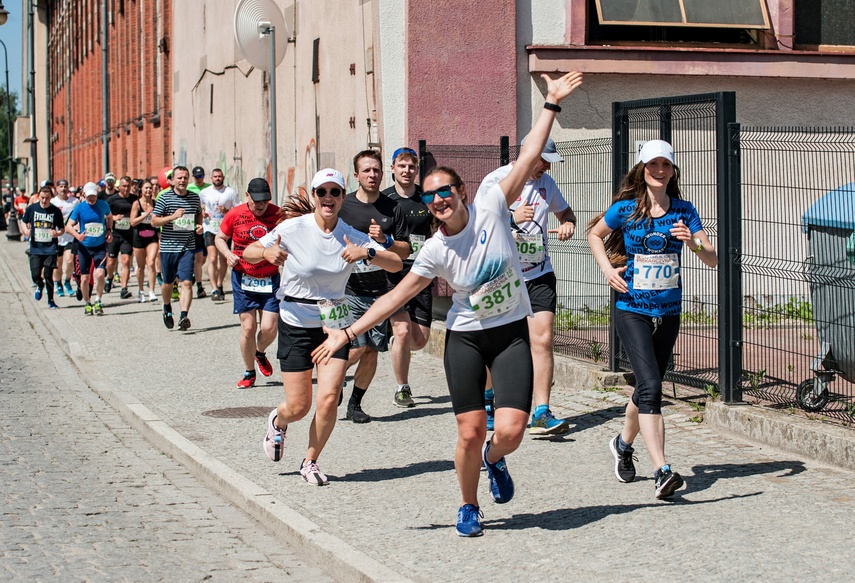 Biegowa rywalizacja pod znakiem Piekarczyka zdjęcie nr 261986