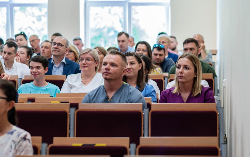 "Pielęgniarstwo to zawód, nauka i sztuka" zdjęcie nr 262562