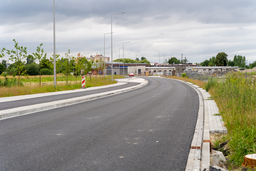 Skrót przez byłe koszary prawie gotowy zdjęcie nr 265665