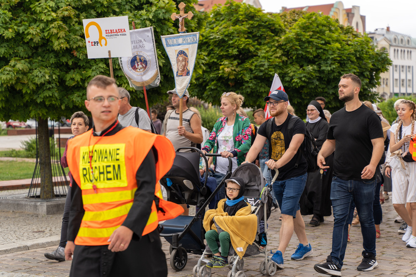 Pielgrzymi wyruszyli na Jasną Górę po raz trzydziesty zdjęcie nr 265976