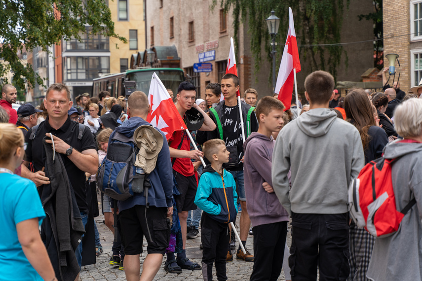 Pielgrzymi wyruszyli na Jasną Górę po raz trzydziesty zdjęcie nr 265954