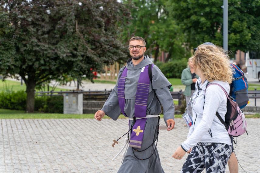 Pielgrzymi wyruszyli na Jasną Górę po raz trzydziesty zdjęcie nr 265985